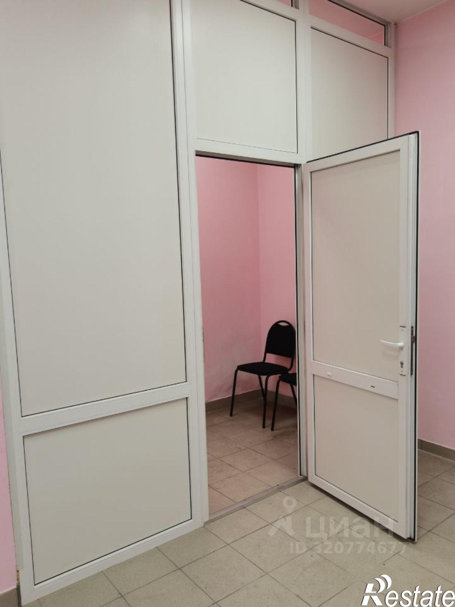 Купить офис, помещение под офис за 3 400 020 рублей на ул Петра Сухова, 83А