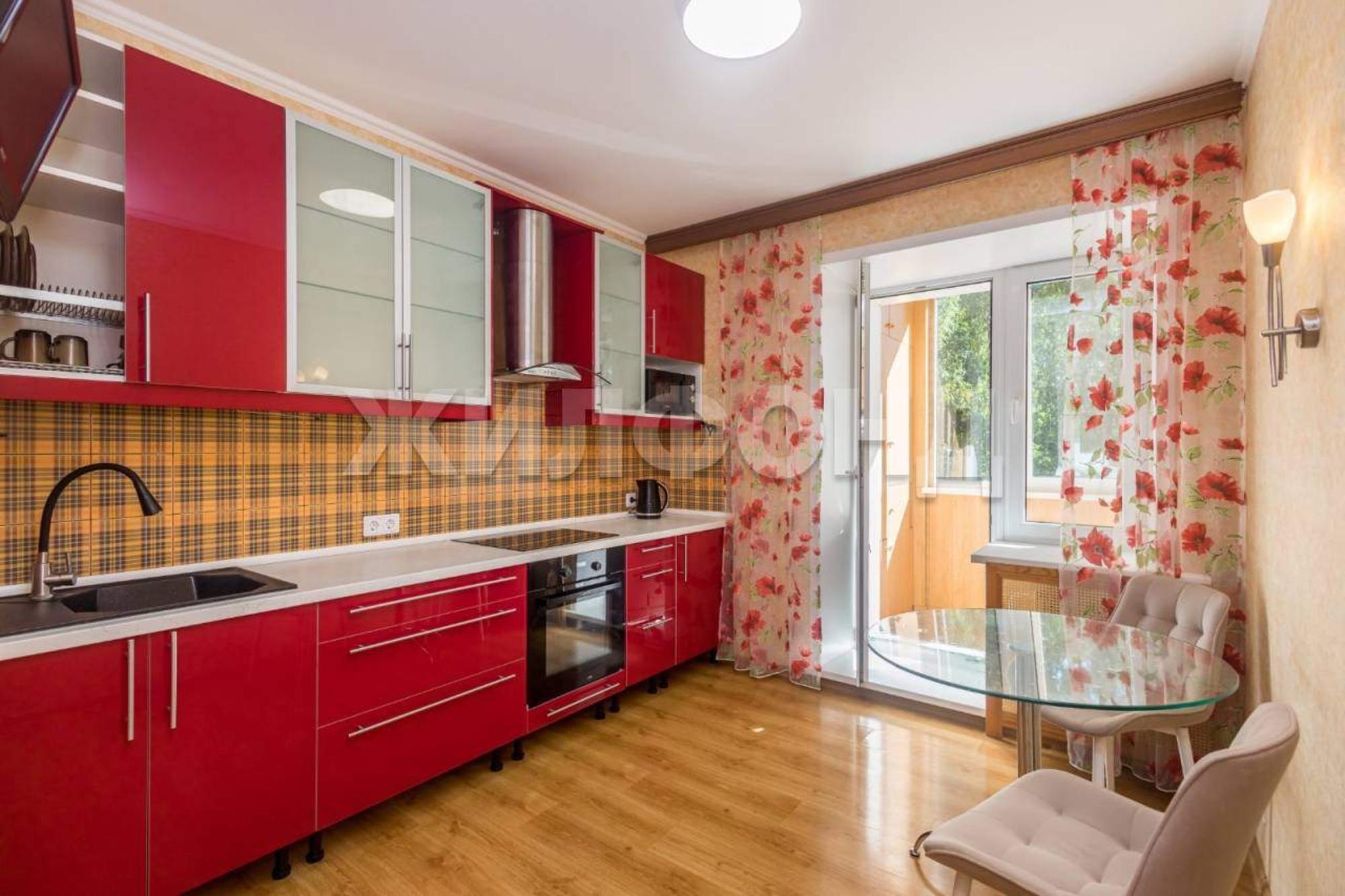 Купить квартиру за 9 500 000 рублей на Антона Петрова улица, д.247а