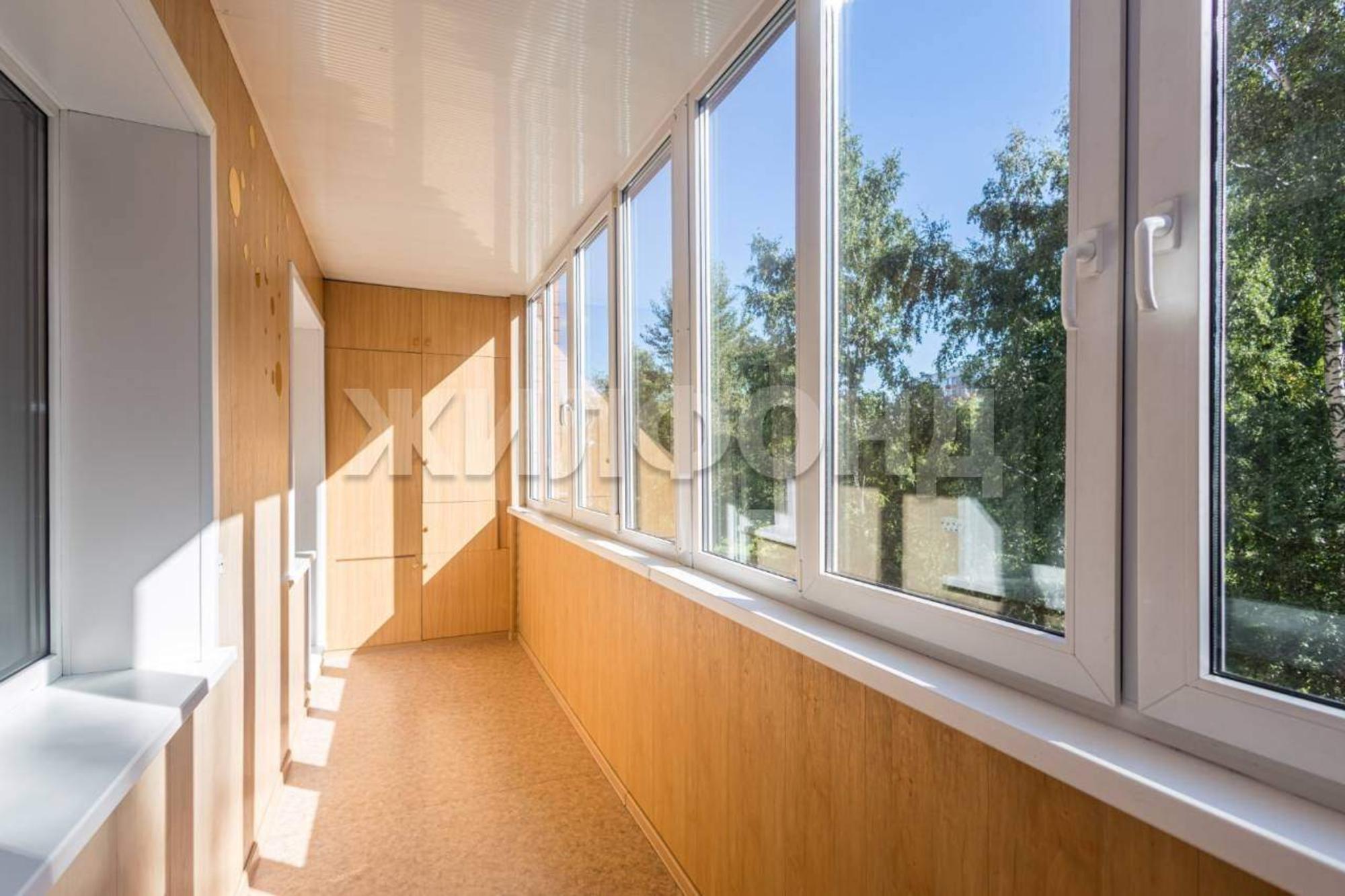 Купить квартиру за 9 500 000 рублей на Антона Петрова улица, д.247а