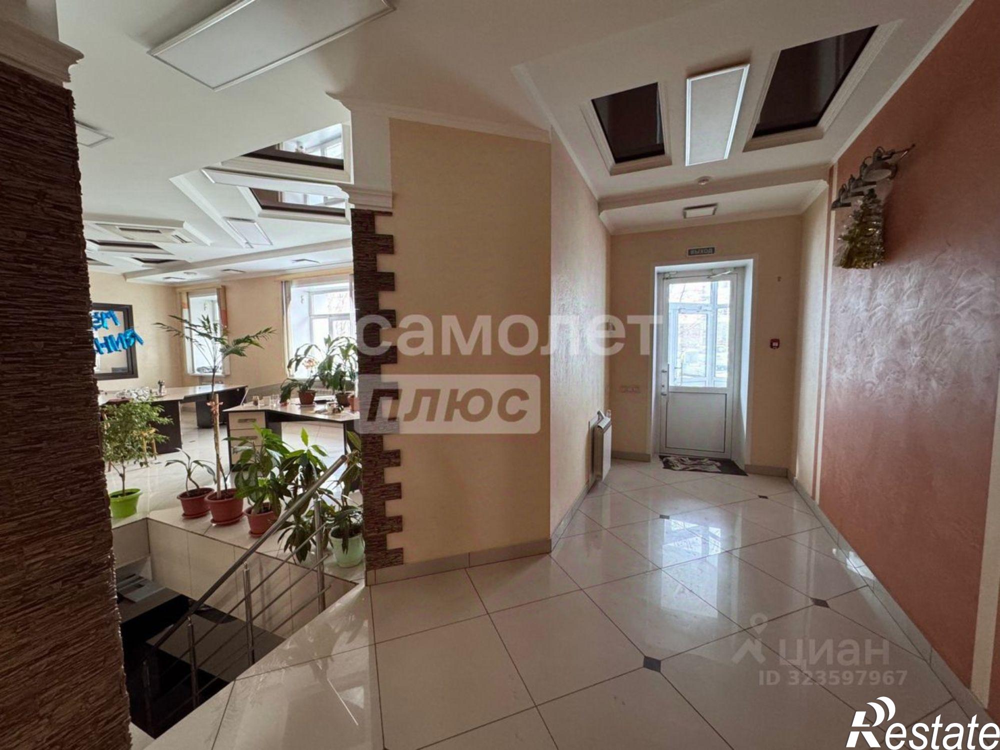 Купить помещение свободного назначения за 24 419 100 рублей на ул Карла Маркса, 1/12