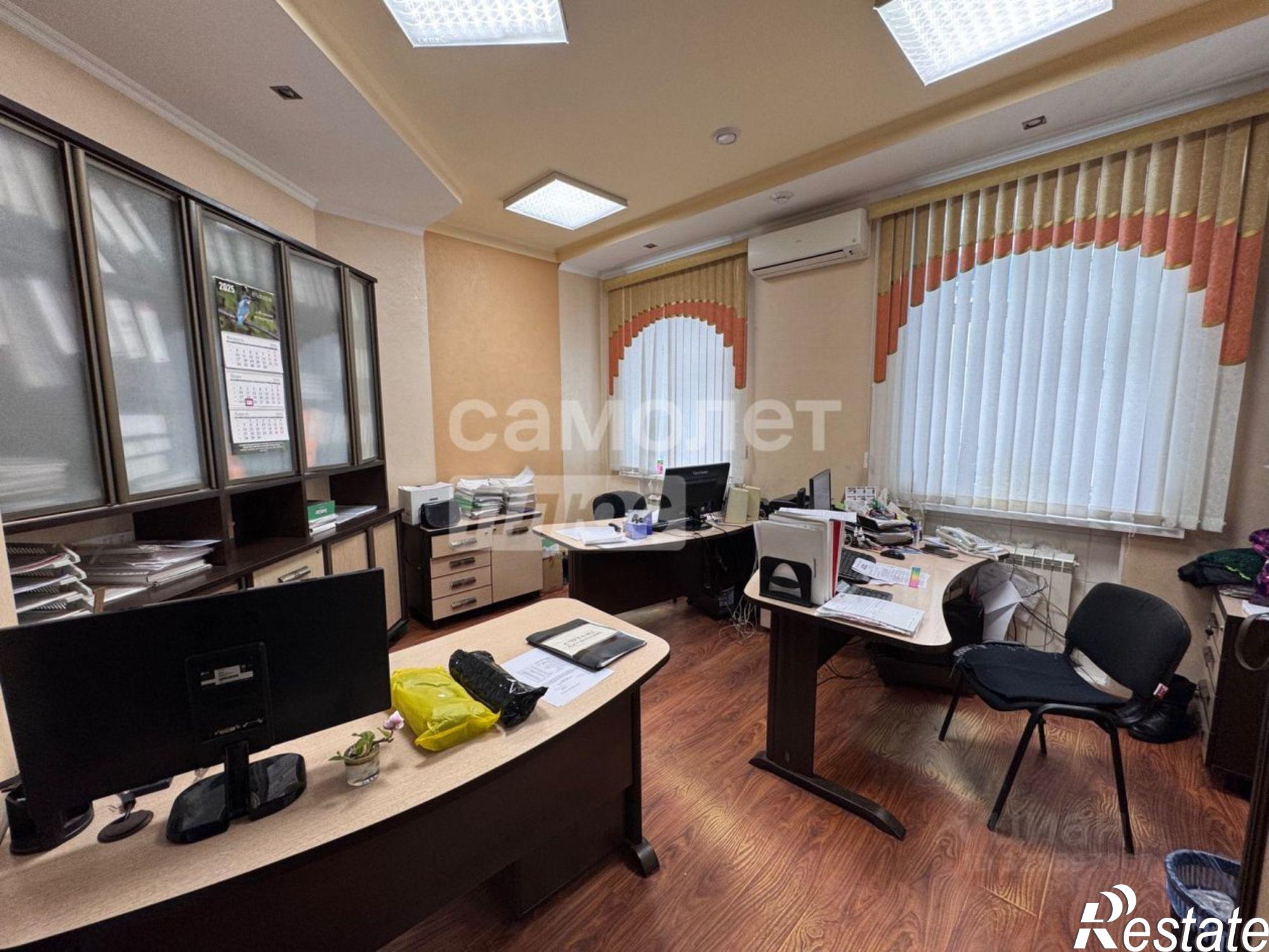 Купить помещение свободного назначения за 24 419 100 рублей на ул Карла Маркса, 1/12