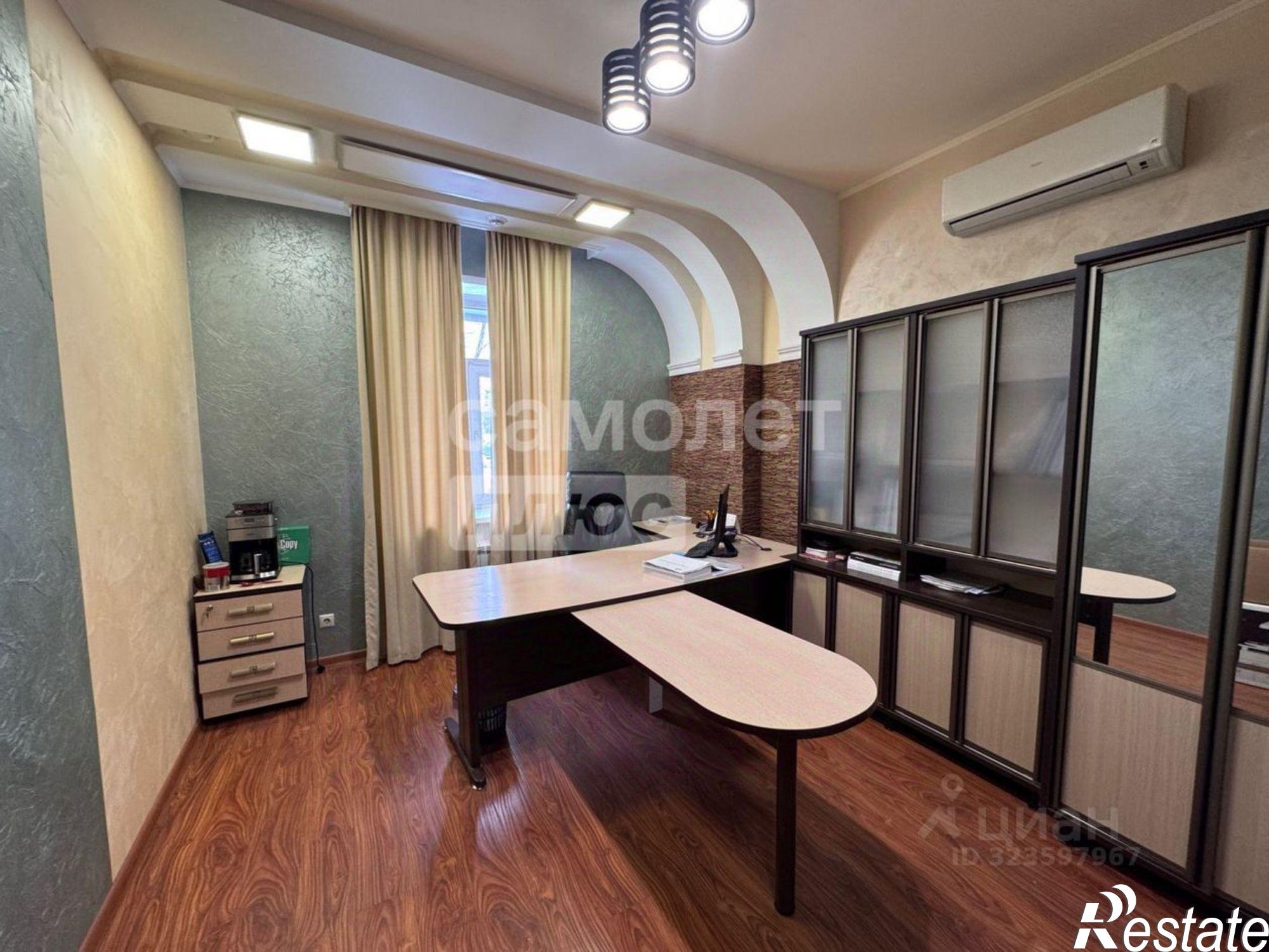 Купить помещение свободного назначения за 24 419 100 рублей на ул Карла Маркса, 1/12