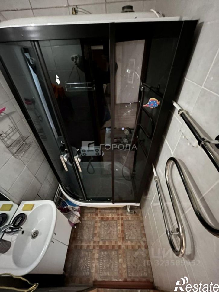 3-комн квартира улица Гущина, 160,  д. 160