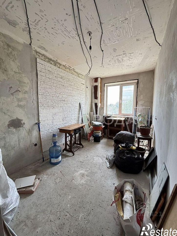 2-комн квартира улица Гущина, 160,  д. 160