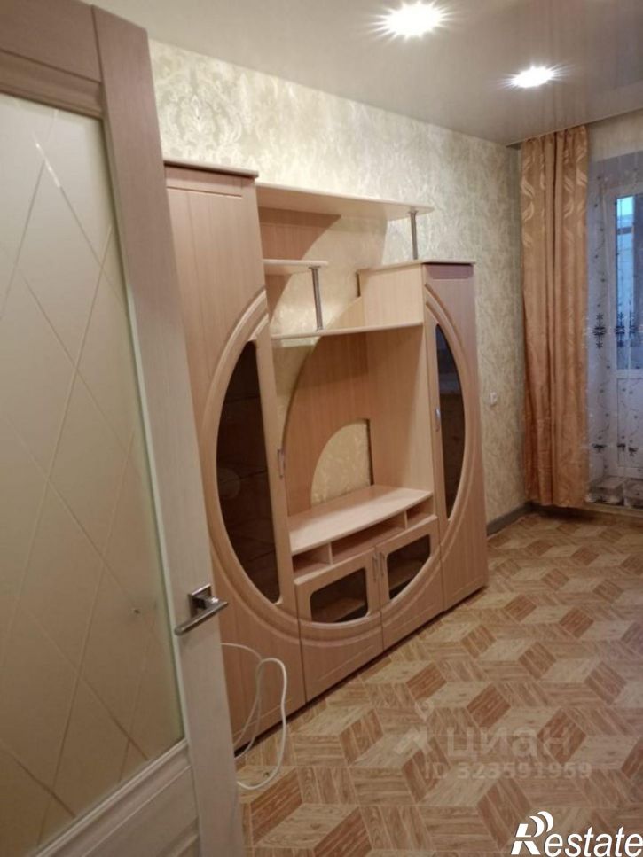 3-комн квартира ул Антона Петрова, 250,  д. 250