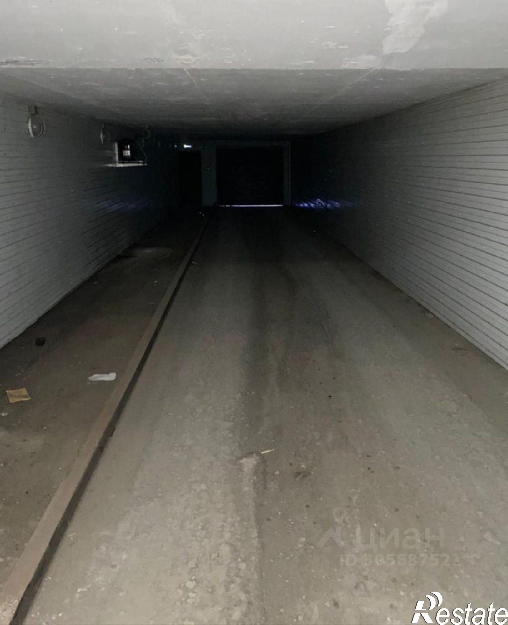 Сдать гараж, место в паркинге за 10 000 рублей на улица Никитина, 133