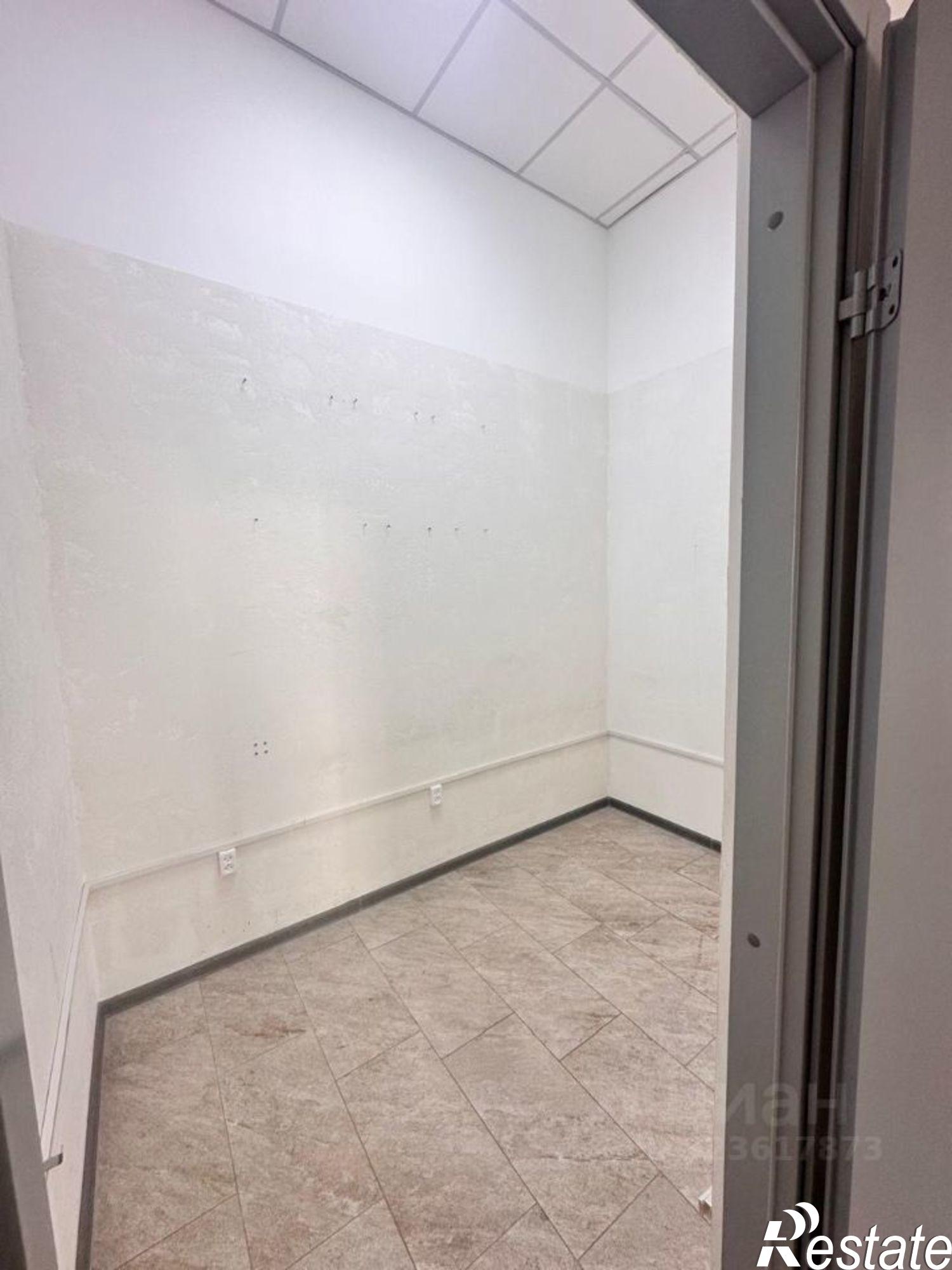 Купить помещение свободного назначения за 13 000 100 рублей на Сиреневая улица, 23/1