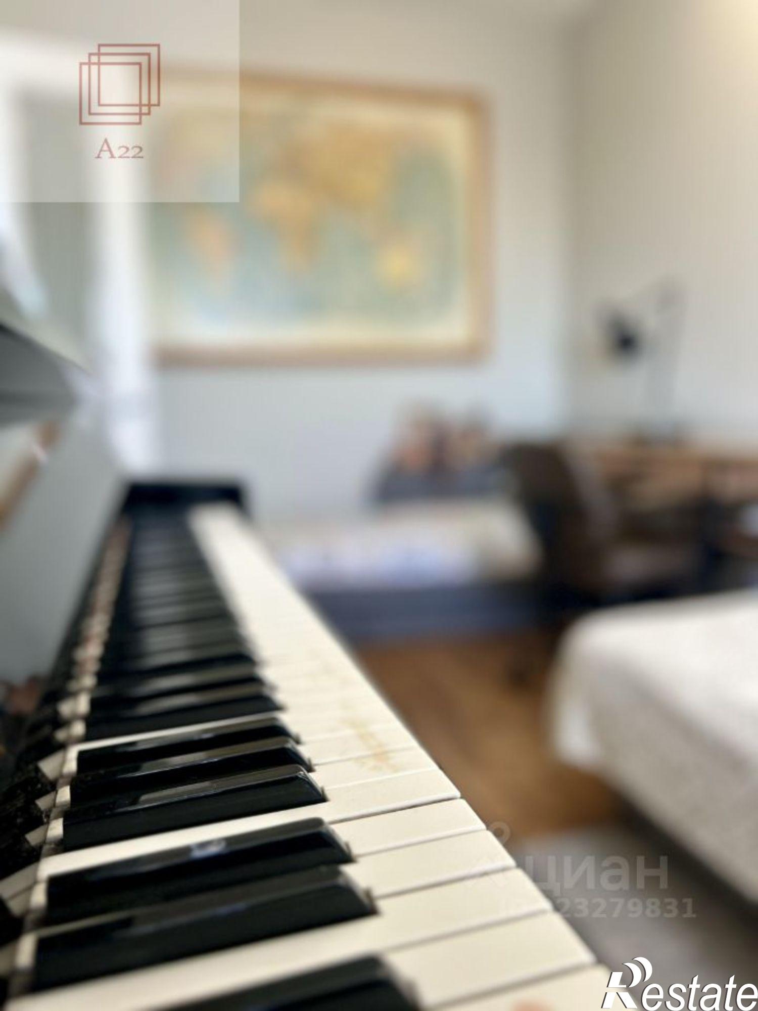 Купить квартиру за 6 000 000 рублей на улица Короленко, 3