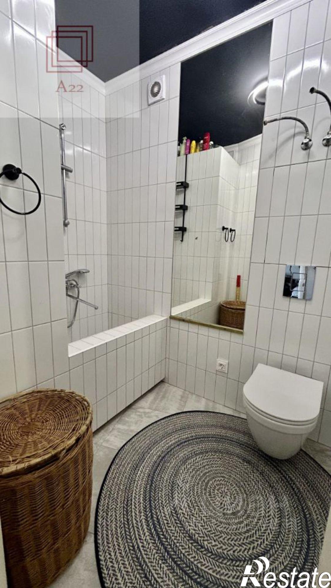 Купить квартиру за 6 000 000 рублей на улица Короленко, 3