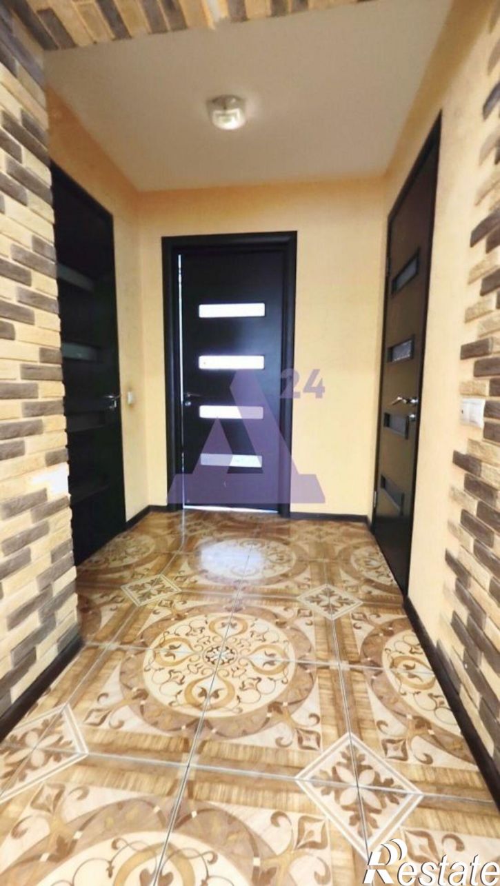 3-комн квартира улица Антона Петрова, 246,  д. 246