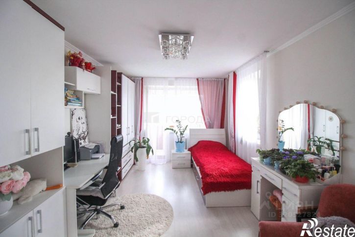 3-комн квартира улица Георгия Исакова, 156,  д. 156