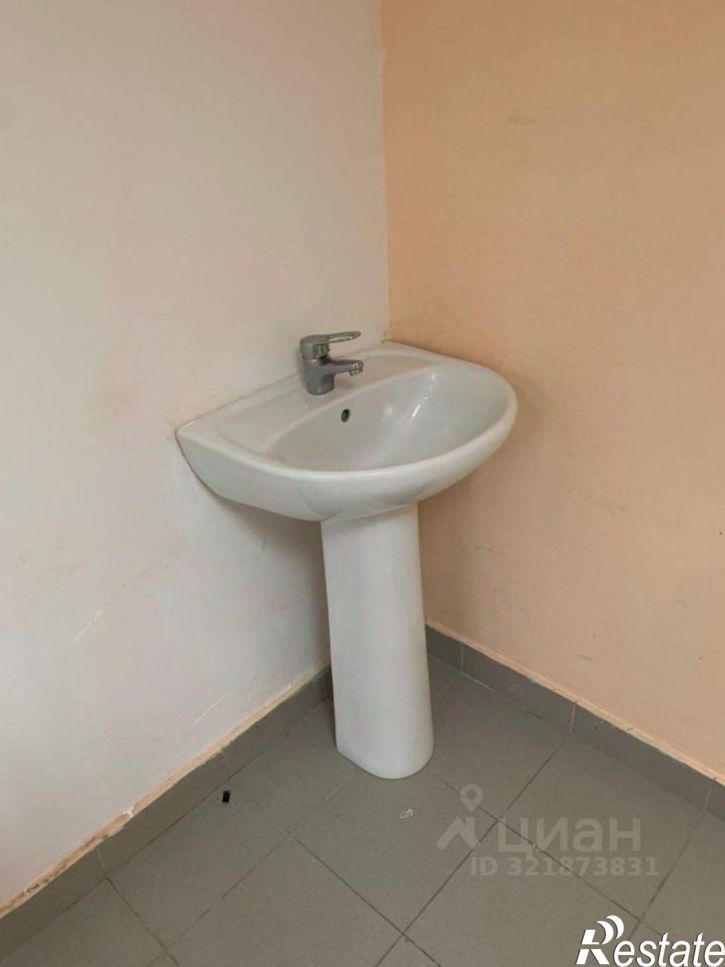 Помещение свободного назначения Змеиногорский тракт, 104П,  д. 104П