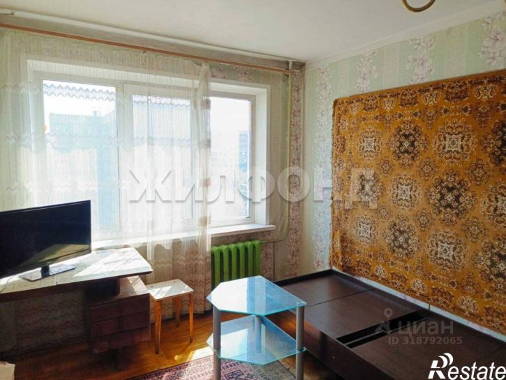 3-комн квартира улица 40 лет Октября, 2,  д. 2