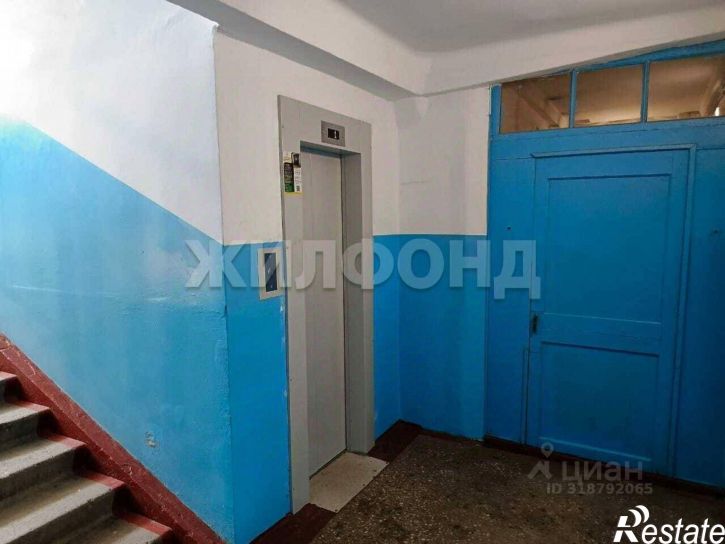 3-комн квартира улица 40 лет Октября, 2,  д. 2