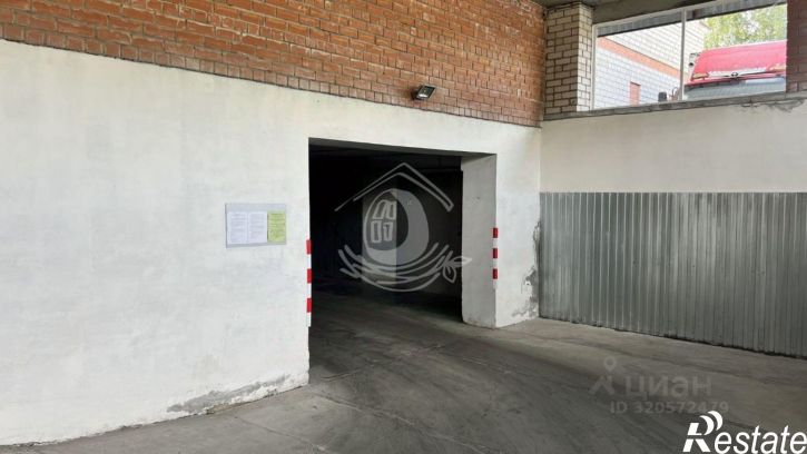 Гараж/парковка улица Антона Петрова, 249Б,  д. 249Б