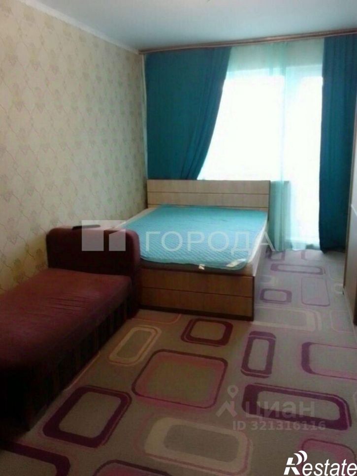 3-комн квартира улица Гущина, 215,  д. 215