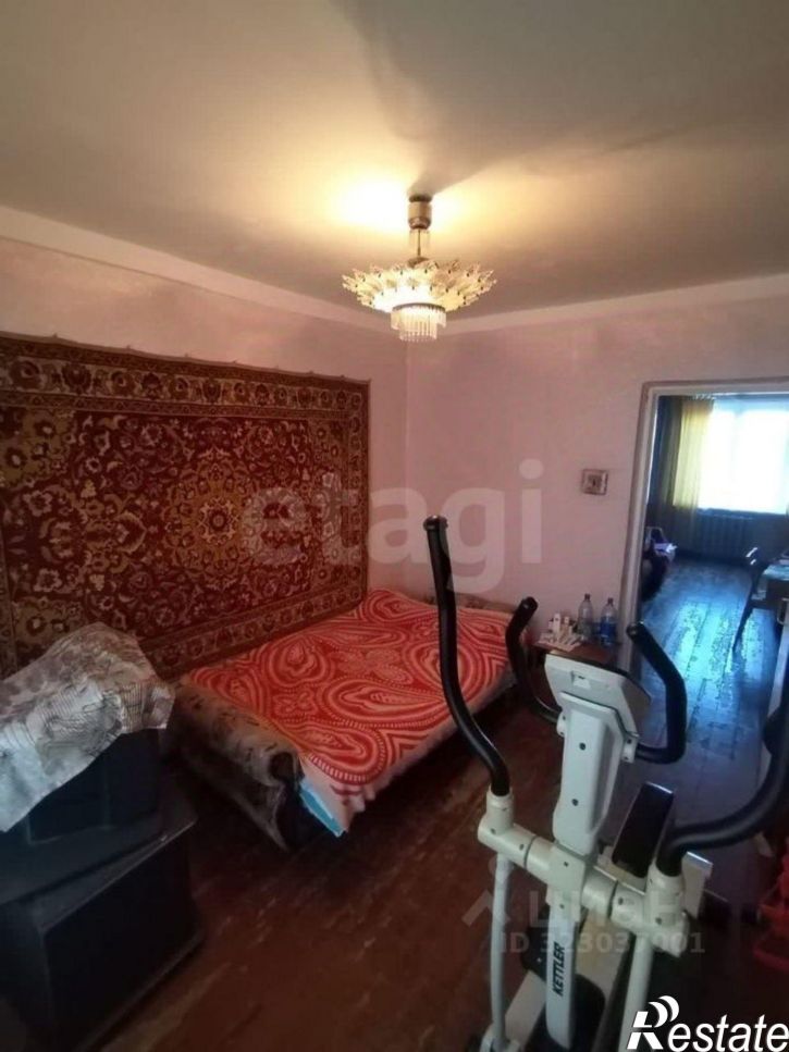 3-комн квартира улица Георгия Исакова, 244,  д. 244