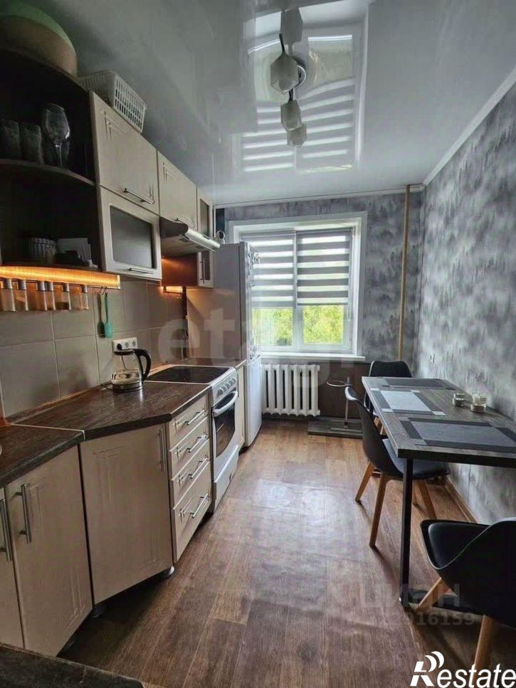 3-комн квартира улица Антона Петрова, 214,  д. 214