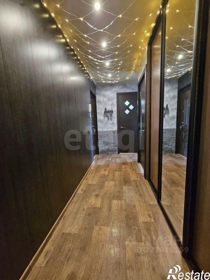 3-комн квартира улица Антона Петрова, 214,  д. 214