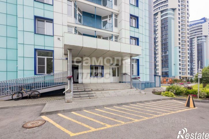 2-комн квартира Приречная улица, 1,  д. 1