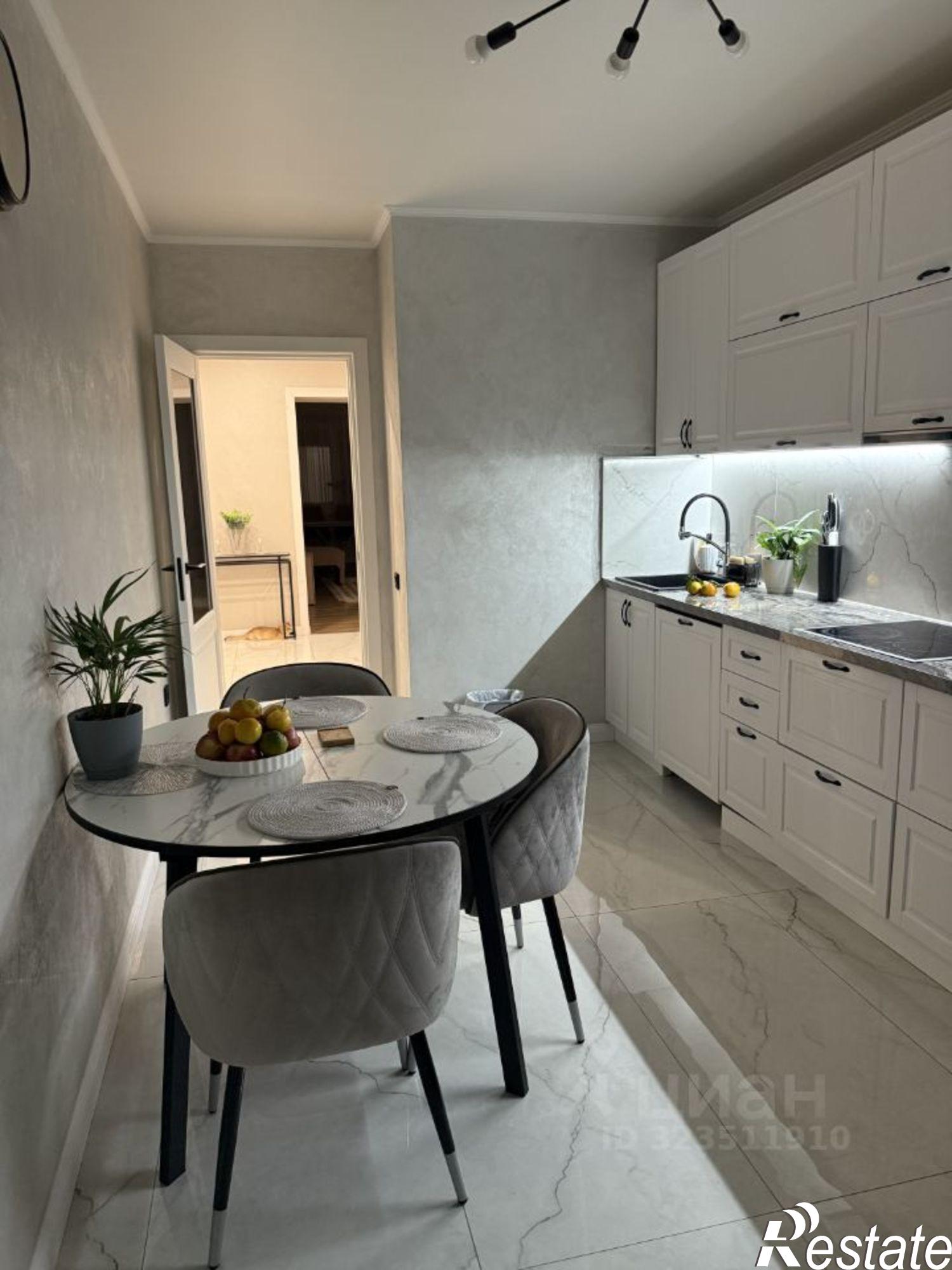 Купить квартиру за 14 500 000 рублей на Лазурная улица, 19