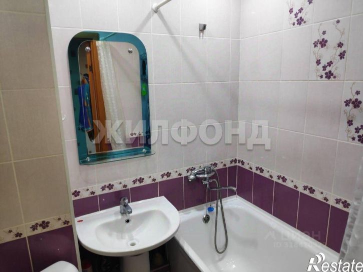 3-комн квартира улица Чеглецова, 23,  д. 23