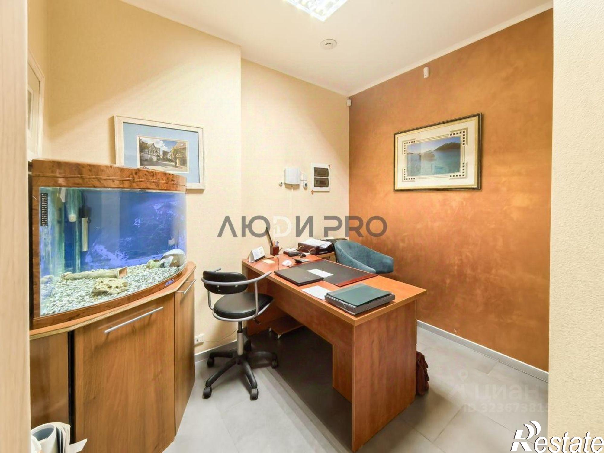 Купить офис, помещение под офис за 16 000 100 рублей на пр-кт Строителей, 19