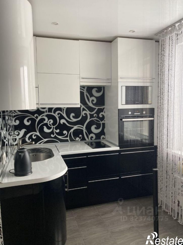 1-комн квартира улица Солнечная Поляна, 105,  д. 105