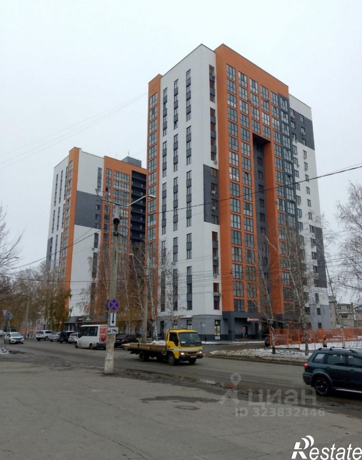 2-комн квартира улица Юрина, 168К,  д. 168К