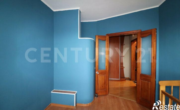 3-комн квартира улица Антона Петрова, 223,  д. 223