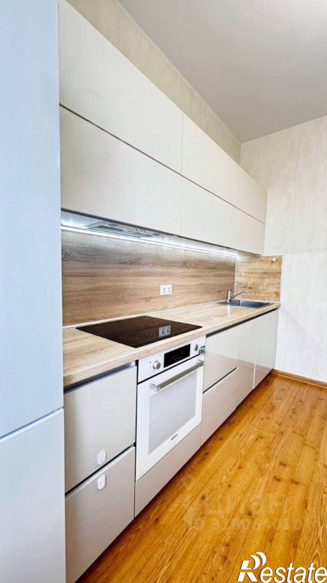 Сдать квартиру за 70 000 рублей на Социалистический пр-кт, 42