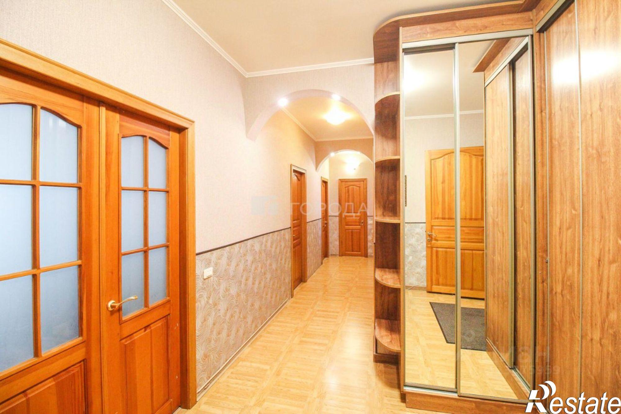 Купить квартиру за 12 800 000 рублей на проспект Строителей, 21