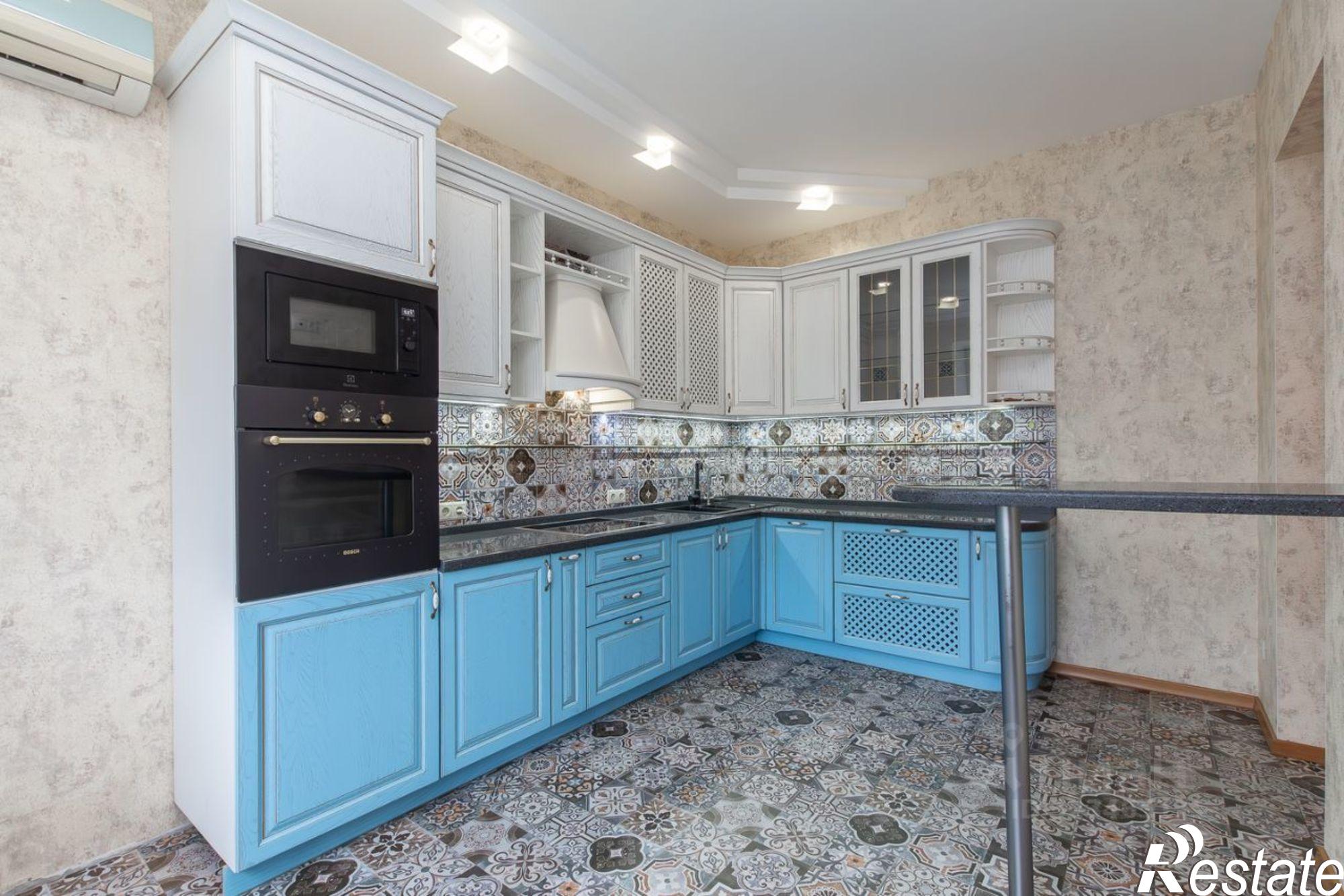 Купить квартиру за 24 000 000 рублей на Змеиногорский тракт, 69л 1