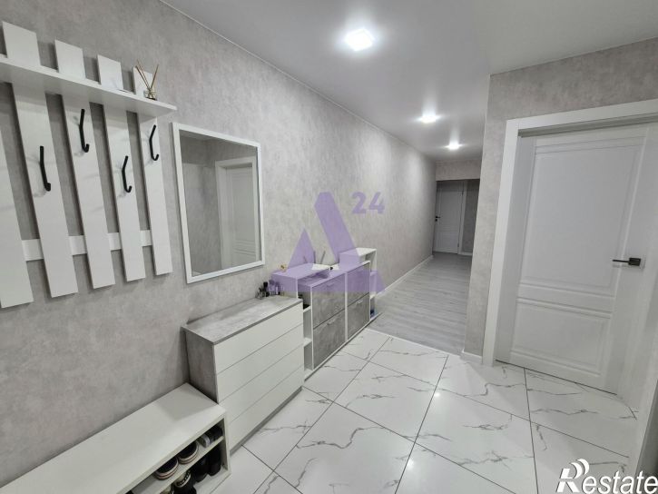 3-комн квартира улица Шумакова, дом 63