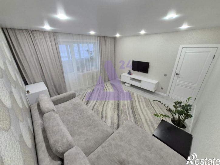 3-комн квартира улица Шумакова, дом 63