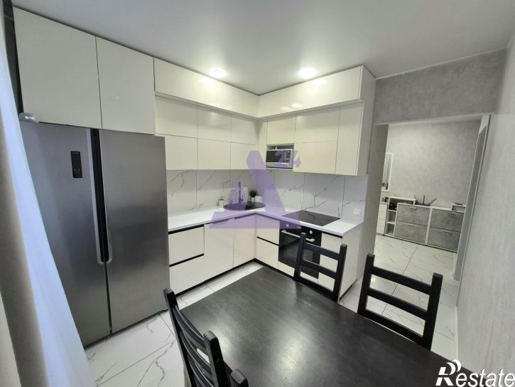 3-комн квартира улица Шумакова, дом 63