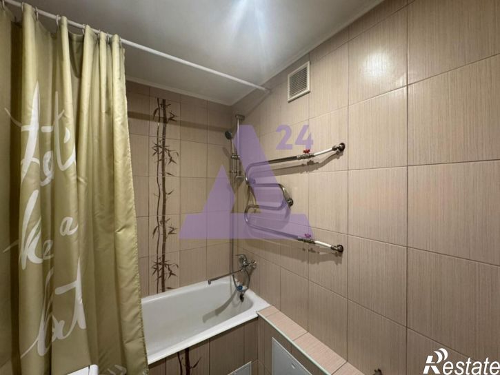 2-комн квартира улица 80 Гвардейской Дивизии, дом 64