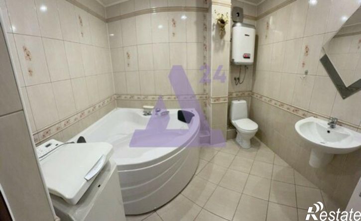 3-комн квартира улица Попова, 93,  д. 93