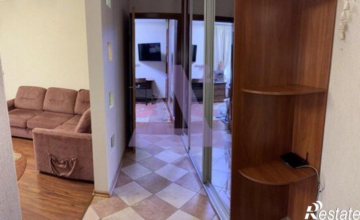 3-комн квартира улица Попова, 93,  д. 93