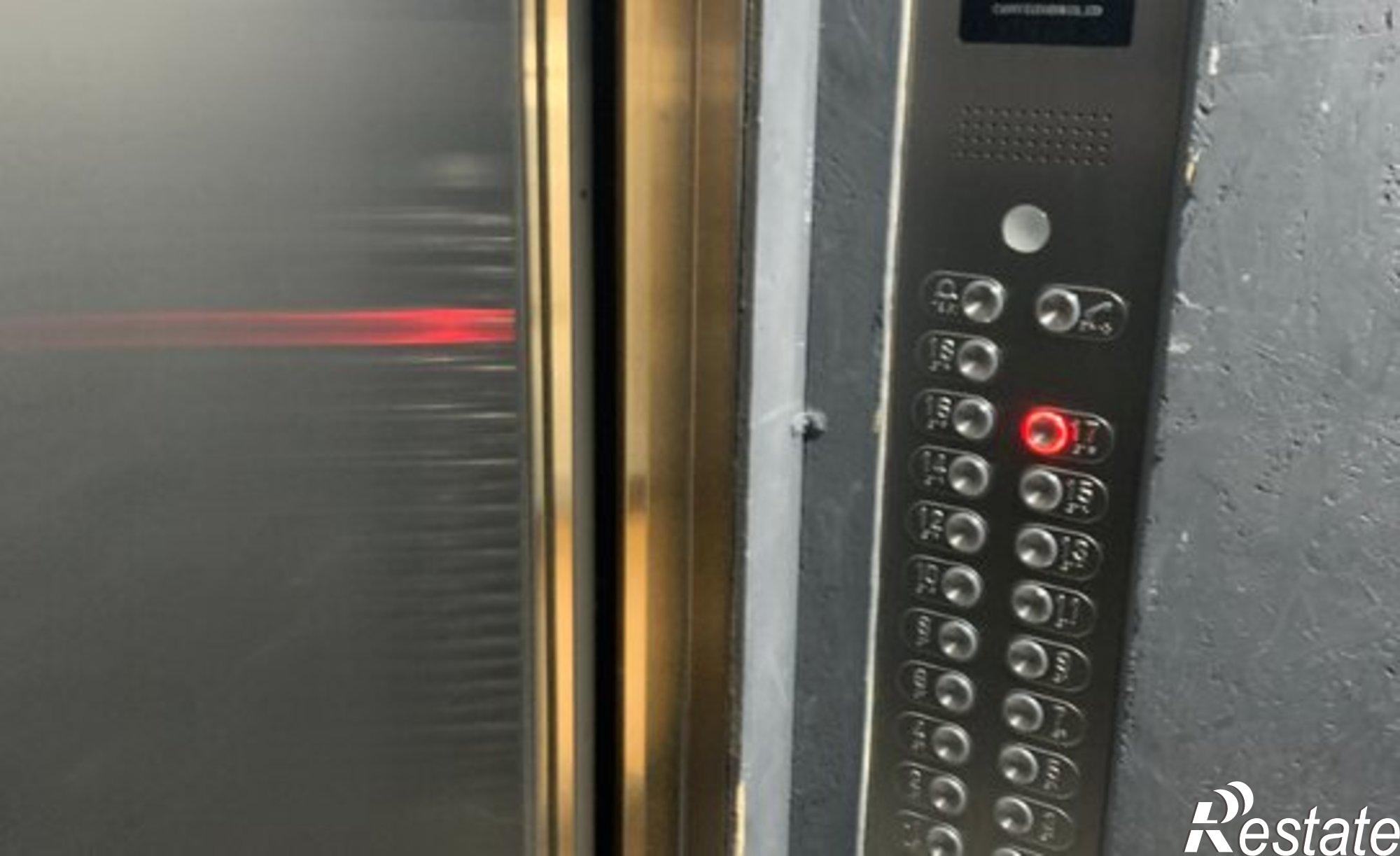 Купить квартиру за 9 250 000 рублей на проспект Строителей, 18 к1