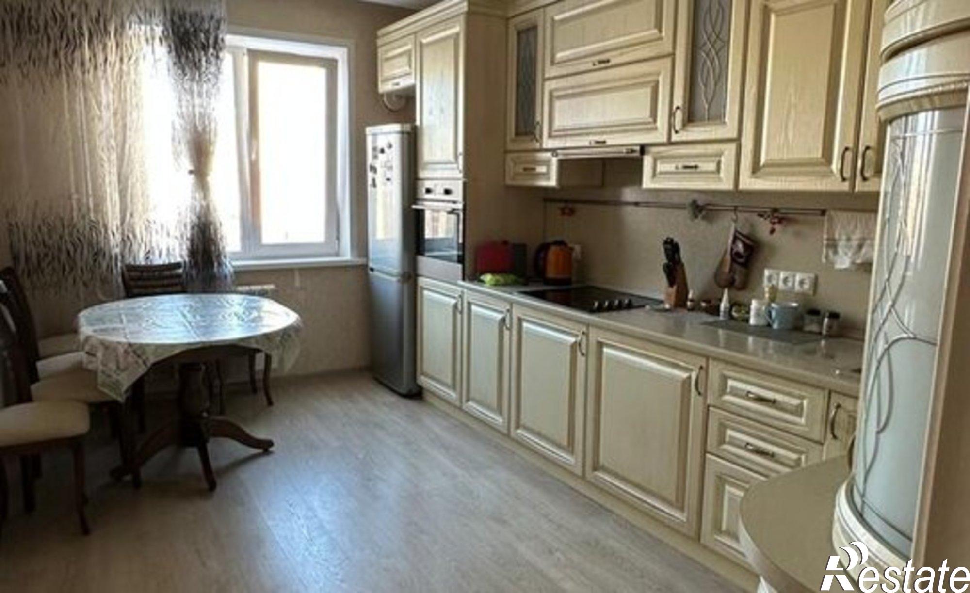 Купить квартиру за 9 400 000 рублей на ул Лазурная, 52