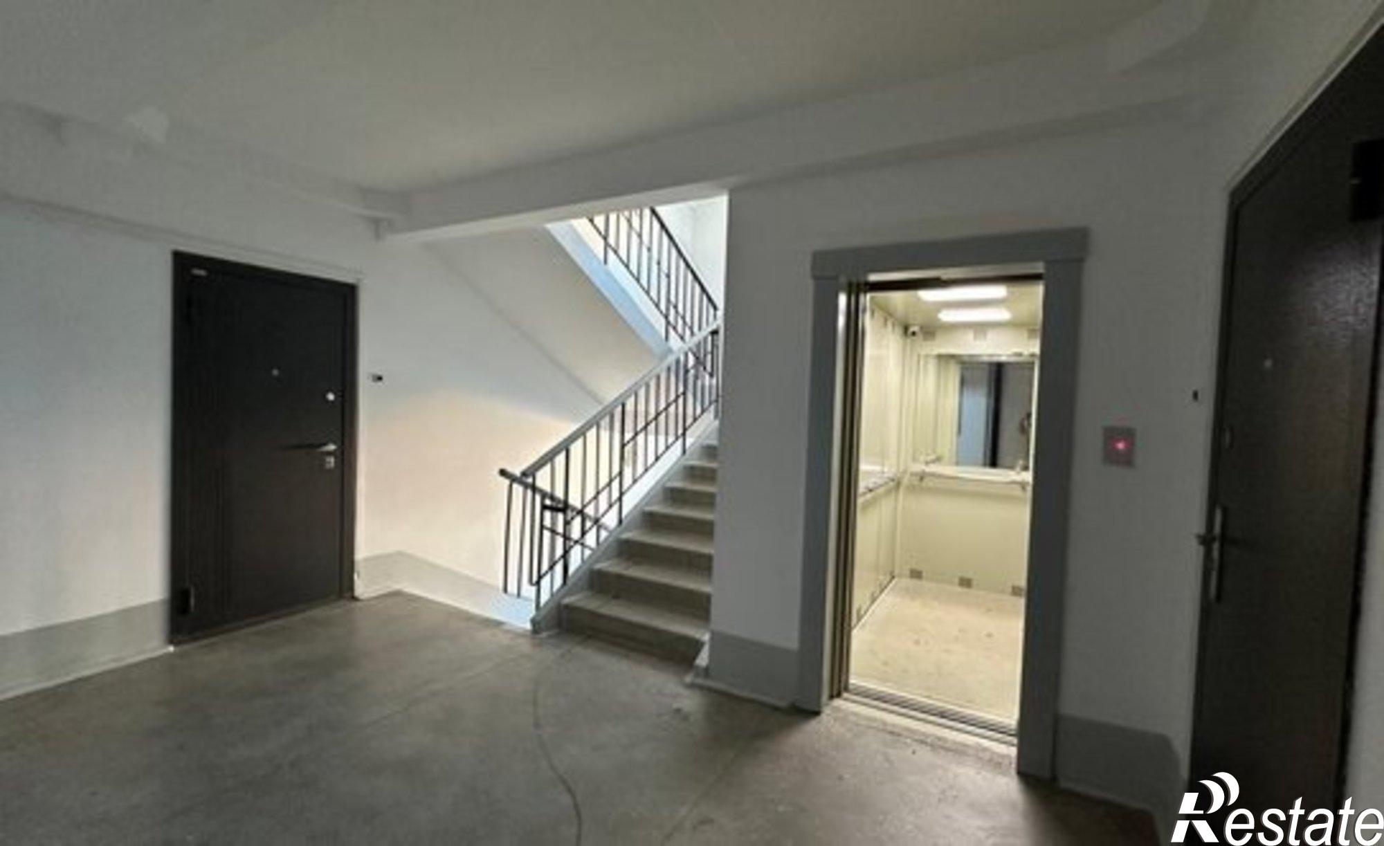 Купить квартиру за 9 400 000 рублей на ул Лазурная, 52