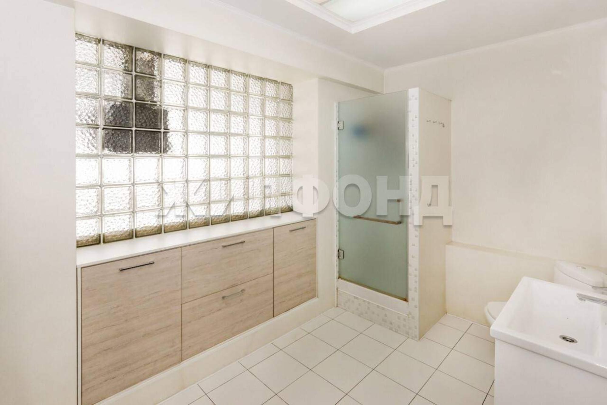 Купить квартиру за 17 400 000 рублей на Папанинцев улица, д.134