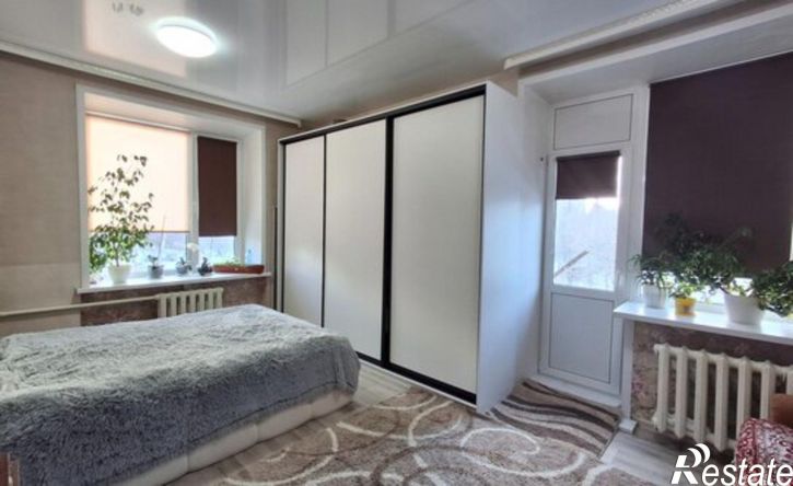 3-комн квартира ул Глушкова, 42/38,  д. 42/38