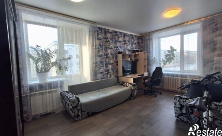 3-комн квартира ул Глушкова, 42/38,  д. 42/38