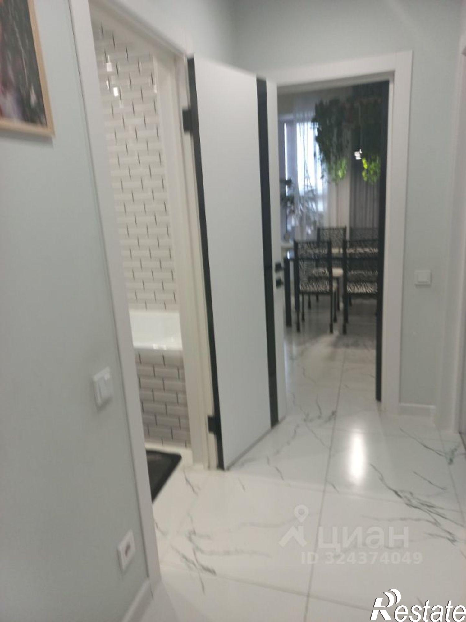 Купить квартиру за 10 300 000 рублей на улица Юрина, 168К