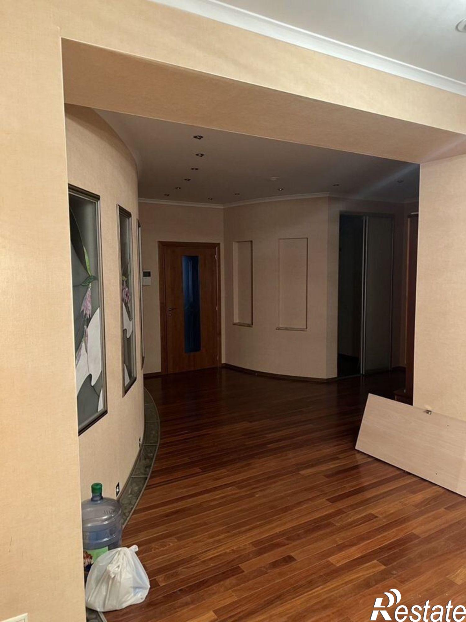 Купить квартиру за 35 000 000 рублей на ул Папанинцев, 102/31