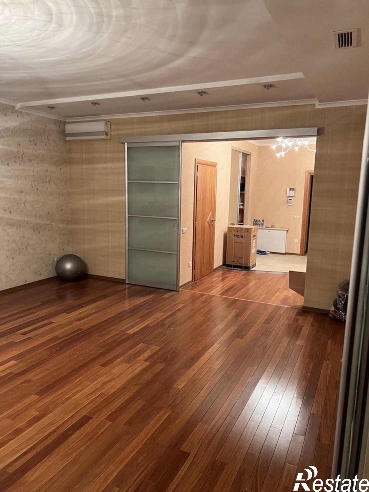 Купить квартиру за 35 000 000 рублей на ул Папанинцев, 102/31