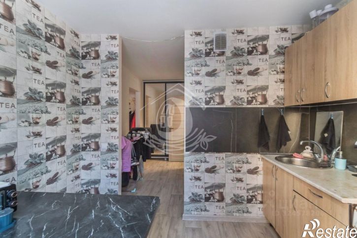 2-комн квартира улица Гущина, 165,  д. 165