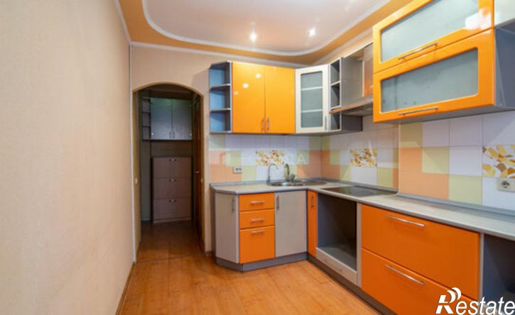 2-комн квартира улица Гущина, 185,  д. 185